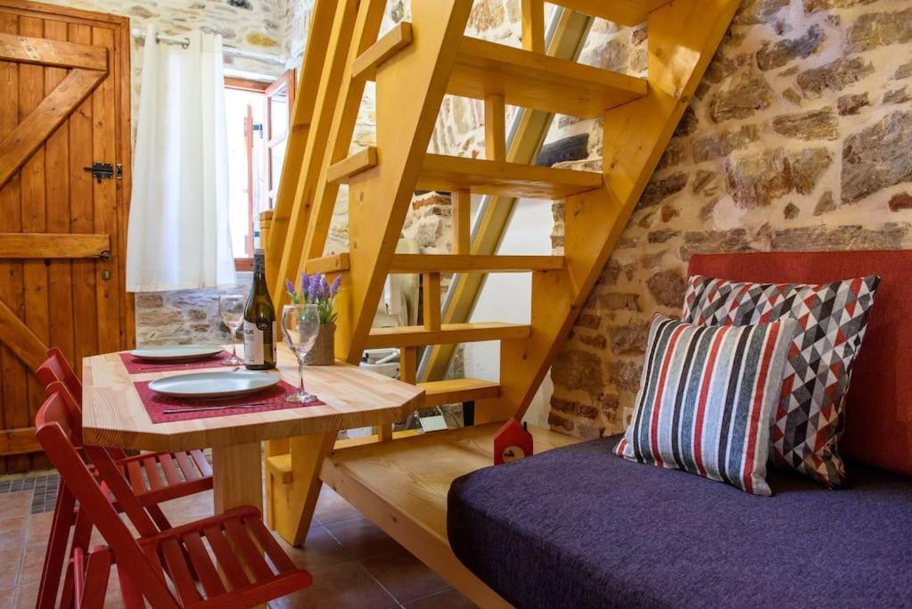 Lavrio Stone House 5 Min From The Centre/Port Apartment Exterior photo